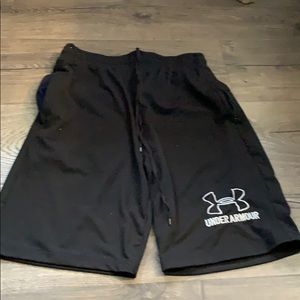 Men’s loose medium shorts